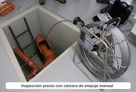 Inspección con cámara de empuje manual